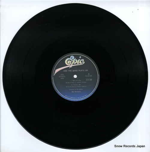 BE MODERN and the band plays on 15.3H-326 - disc