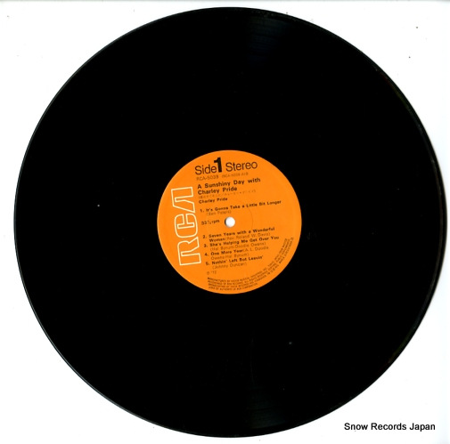 PRIDE, CHARLEY a sunshiny day with charley pride RCA-5039