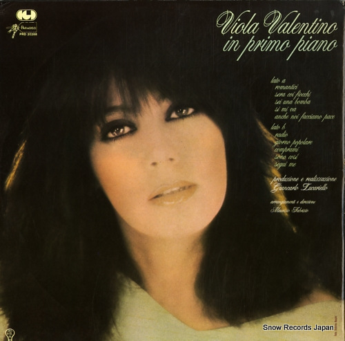 VALENTINO, VIOLA in primo piano PRD20288