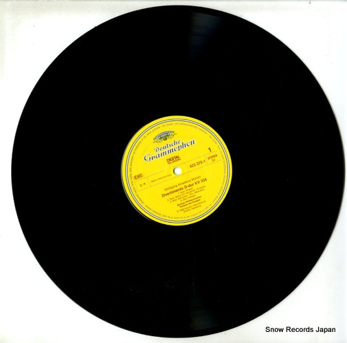 KARAJAN, HERBERT VON mozart; divertimento kv334 423375-1